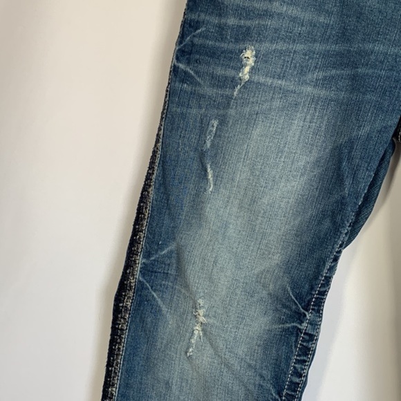 Miss Me Blue Lightly Distressed Boyfriend Capri Jeans - Picture 8 of 16